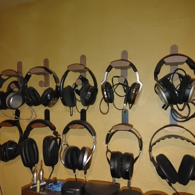 Giá Treo Tai Nghe Gắn Tường Có Quản Lý Dây