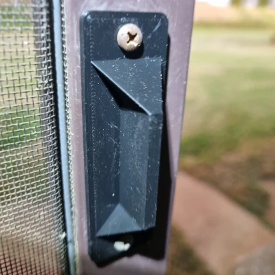 Tay Nắm Cửa Lưới Chống Muỗi