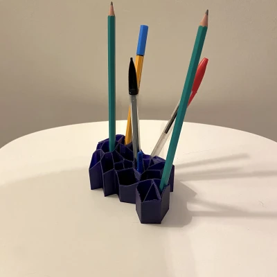 Chân cắm bút Voronoi