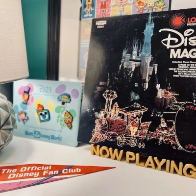 Giá đỡ đĩa than 'Now Playing'