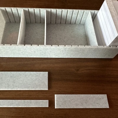 Hộp đựng thẻ ghi nhớ (DIN A8) có vách ngăn linh hoạt