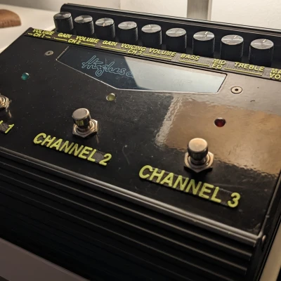 Nhãn cho Bộ tiền khuếch đại Hughes & Kettner Tubeman II