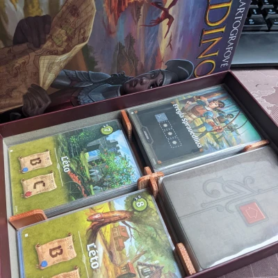 Kartografové - Hộp đựng