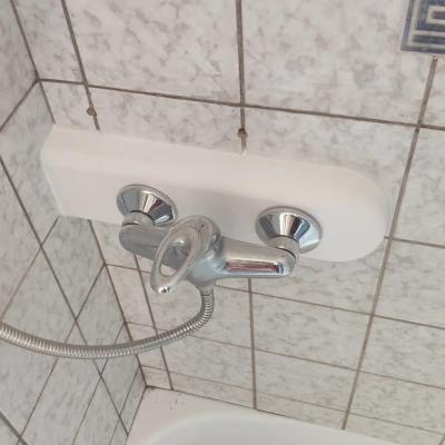 Nắp Che Vòi Sen Phòng Tắm