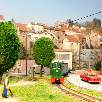 Mô hình HO/H0 - Tượng đài tưởng niệm