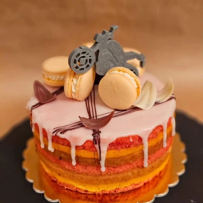 Mô hình xe máy làm phụ kiện trang trí bánh kem