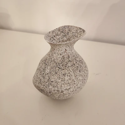 Bình Hoa Trừu Tượng Nhỏ