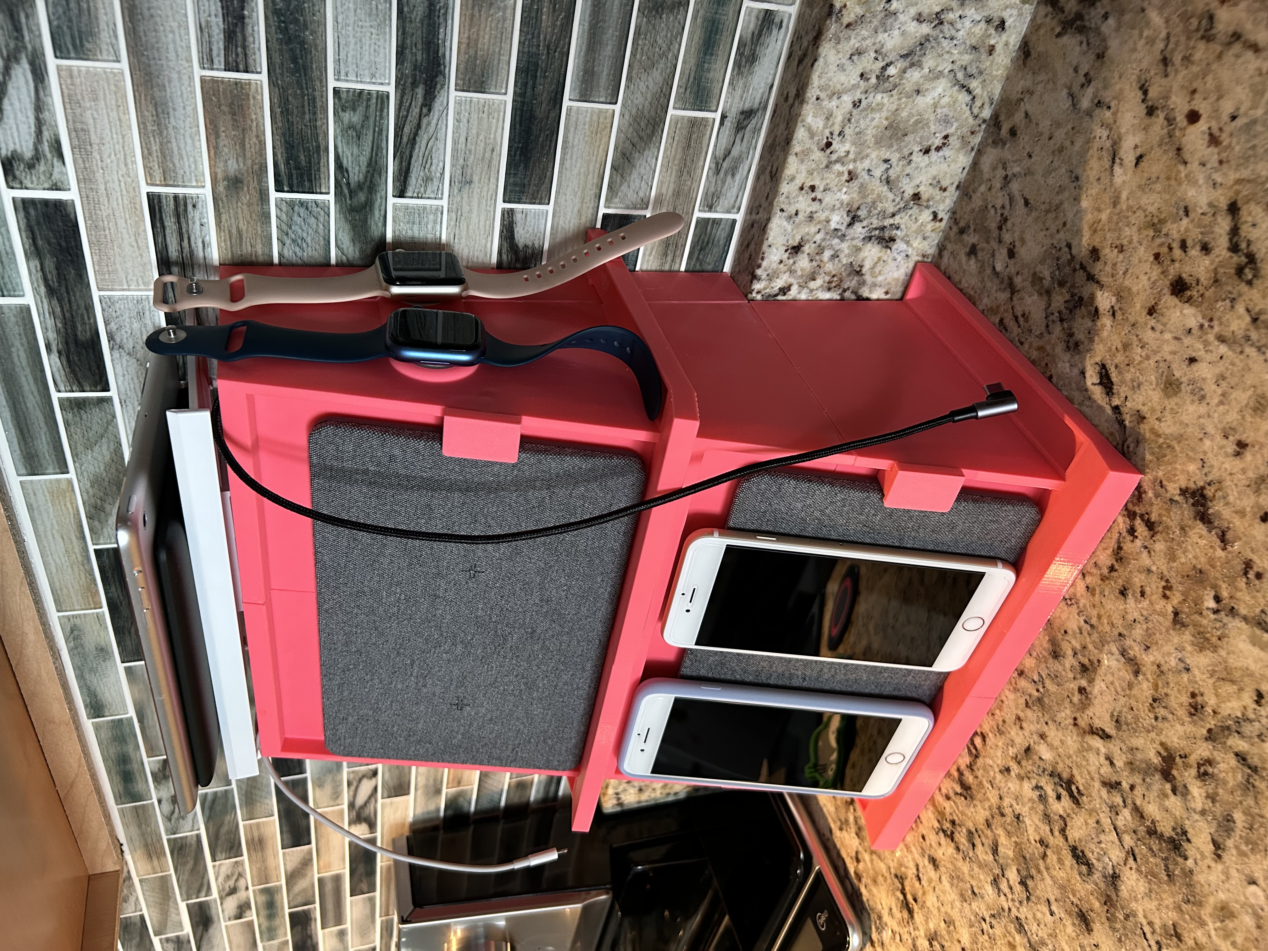 Khay Sạc Điện Thoại/Đồng Hồ Thông Minh 4 Khe V1