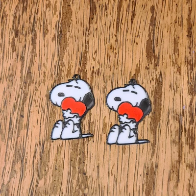 Bông tai trái tim Snoopy