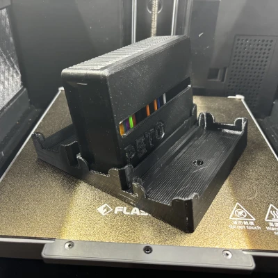 Khay/Giá treo tường ba ngăn cho hộp mẫu sợi nhựa