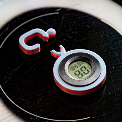 Hộp Đựng Ẩm Kế Treo Có Móc Khớp Nối