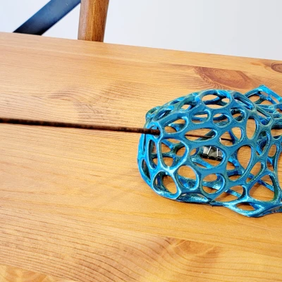 Chân Cắm Nhang Hình Cá Narwhal Phong Cách Voronoi