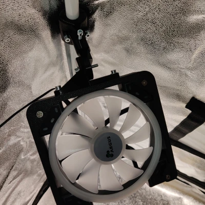 Giá đỡ quạt 140mm cho thùng trồng cây (khung ống 16mm & 19mm)