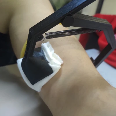 Kẹp Cánh Tay Tạo Lỗ Rò