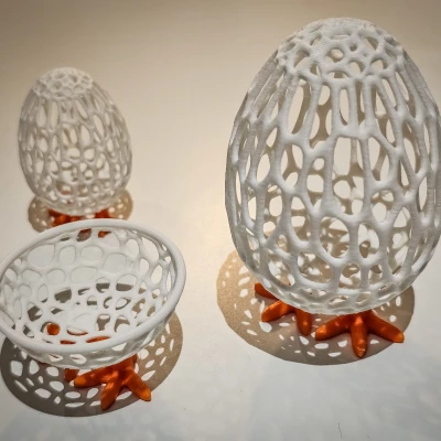 Cốc đựng trứng với bạn bè