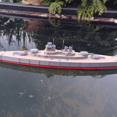 Chiến hạm nhỏ chìm được