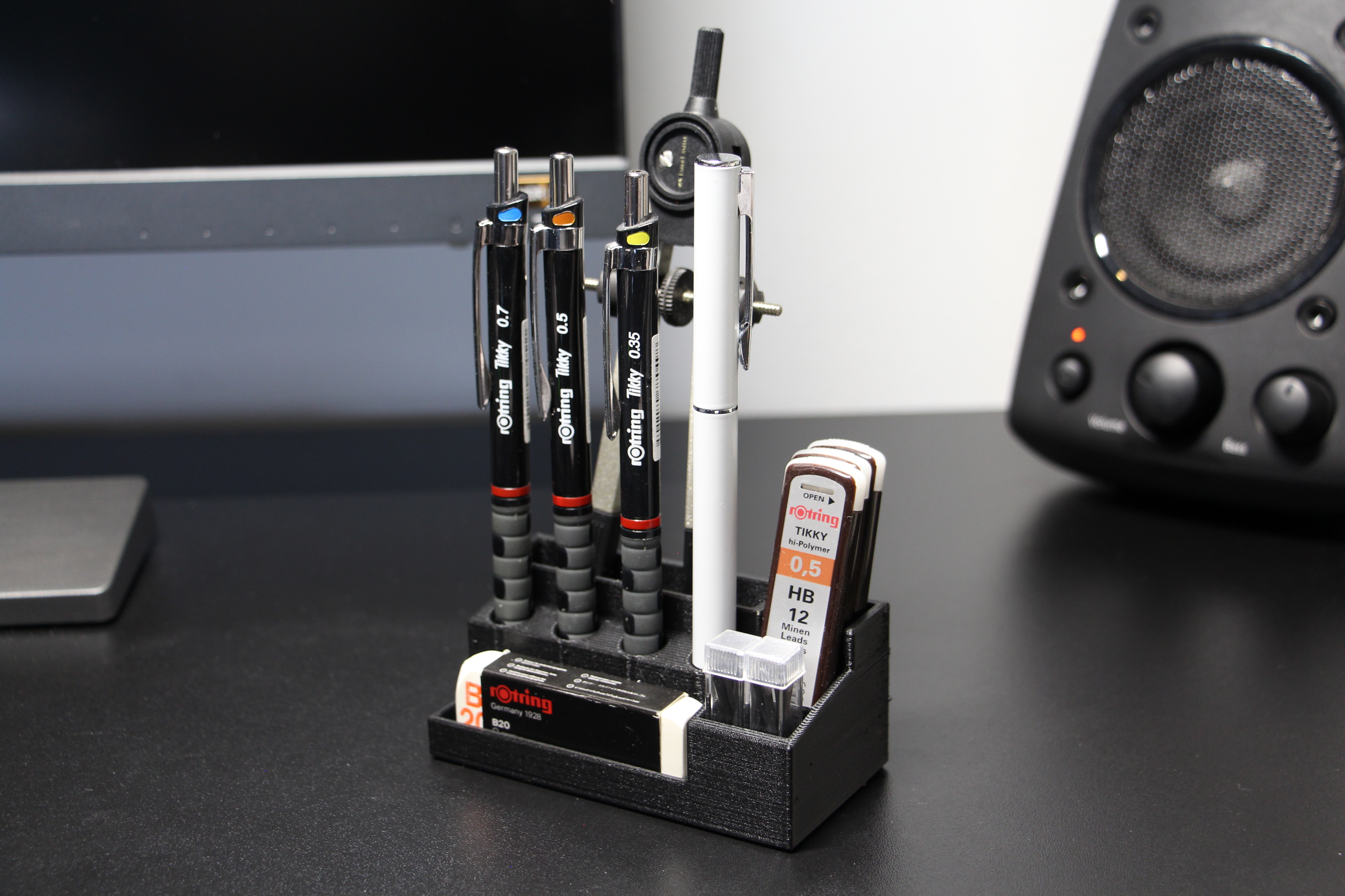 Hộp Đựng Bút + Khe Cắm La Bàn