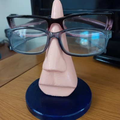 Kệ Kính Mũi (In Dễ)