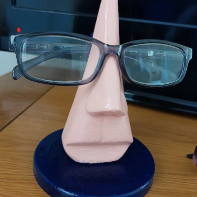 Kệ Kính Mũi (In Dễ)