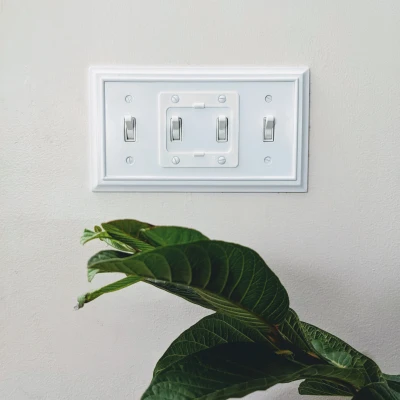 Nắp Chắn Công Tắc Đèn