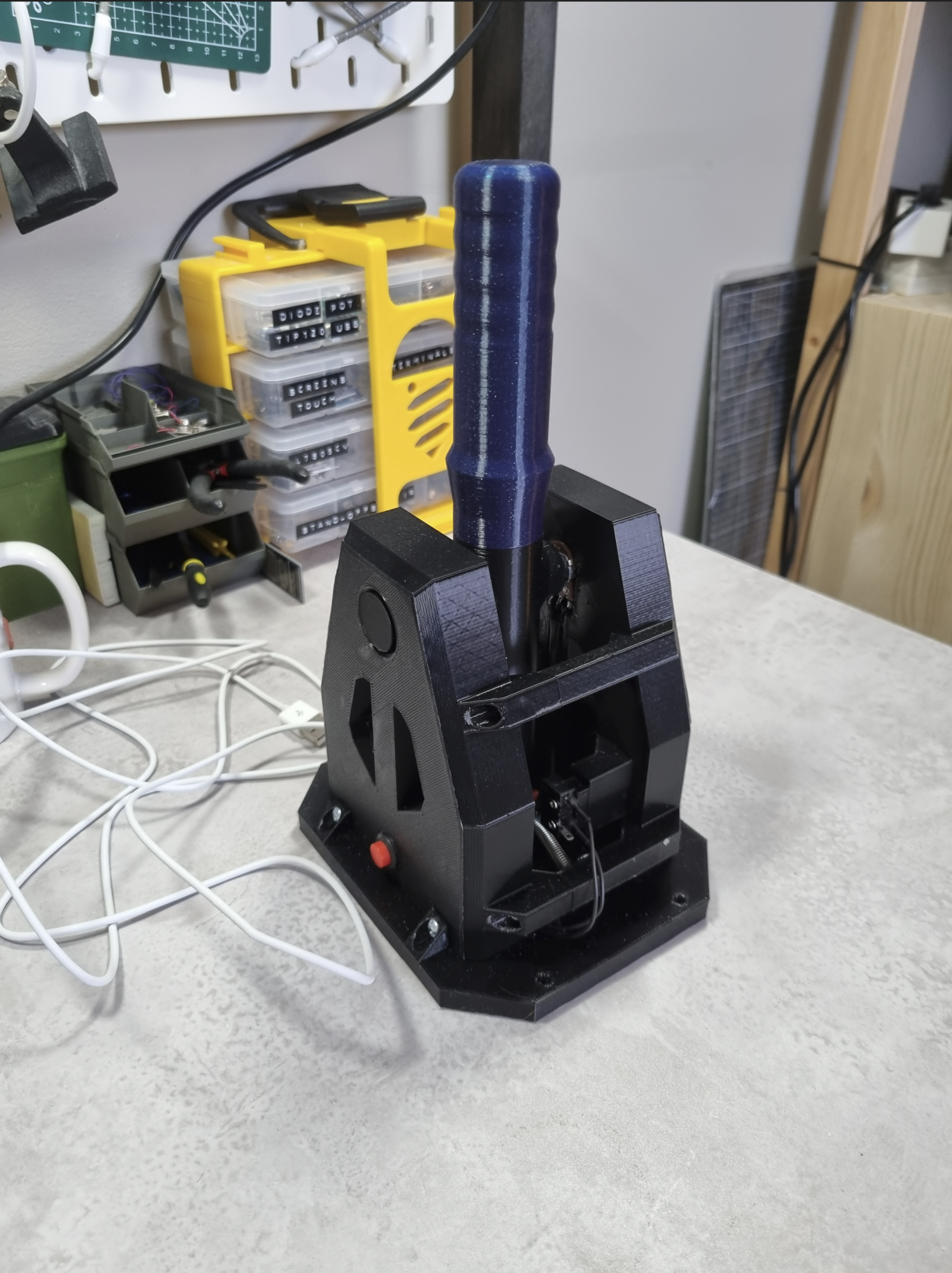 Tay sang số tuần tự / Phanh tay USB