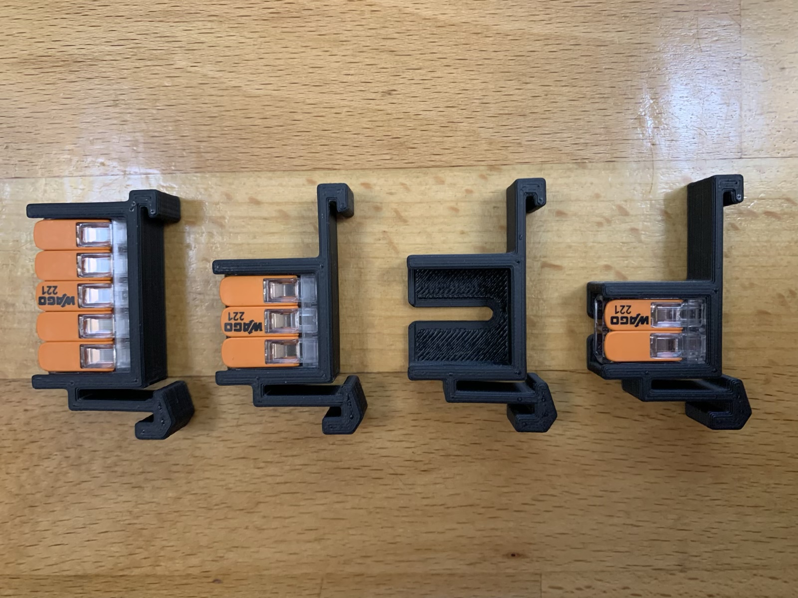 Giá đỡ ray DIN Wago 221-41*