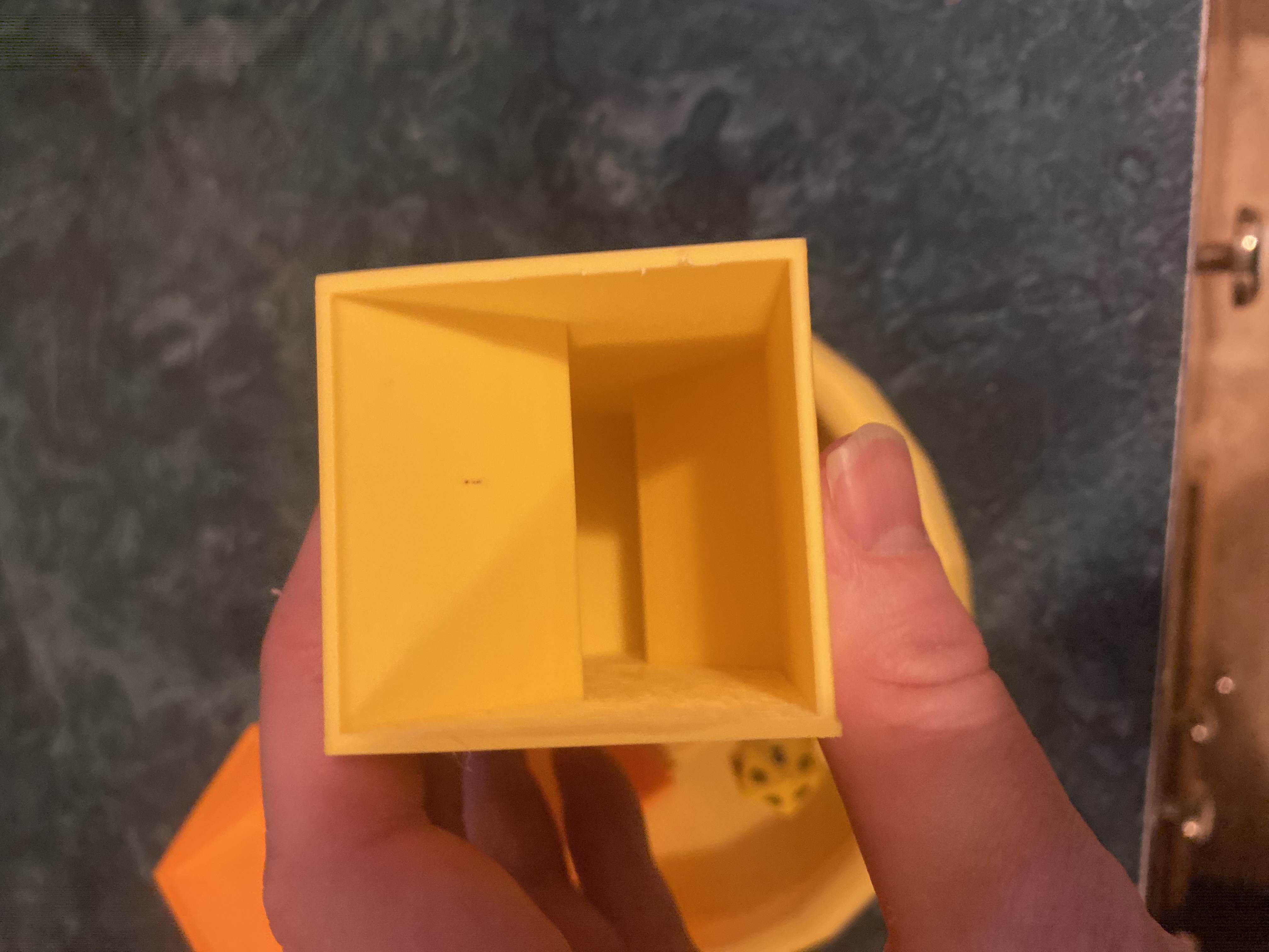 Tháp Xúc Xắc Tí Hon (Teeny Tiny Dice Tower)