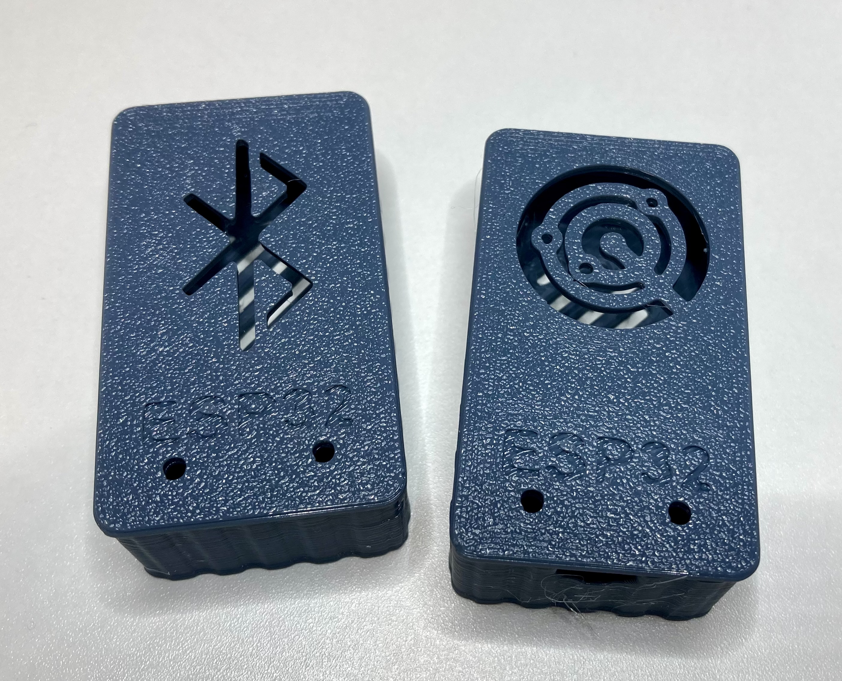 Vỏ Hộp ESP32 Wroom-32 Có Nắp Bluetooth, Wifi, ESPresence và WLED