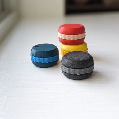 Clicky Macaron Spinner