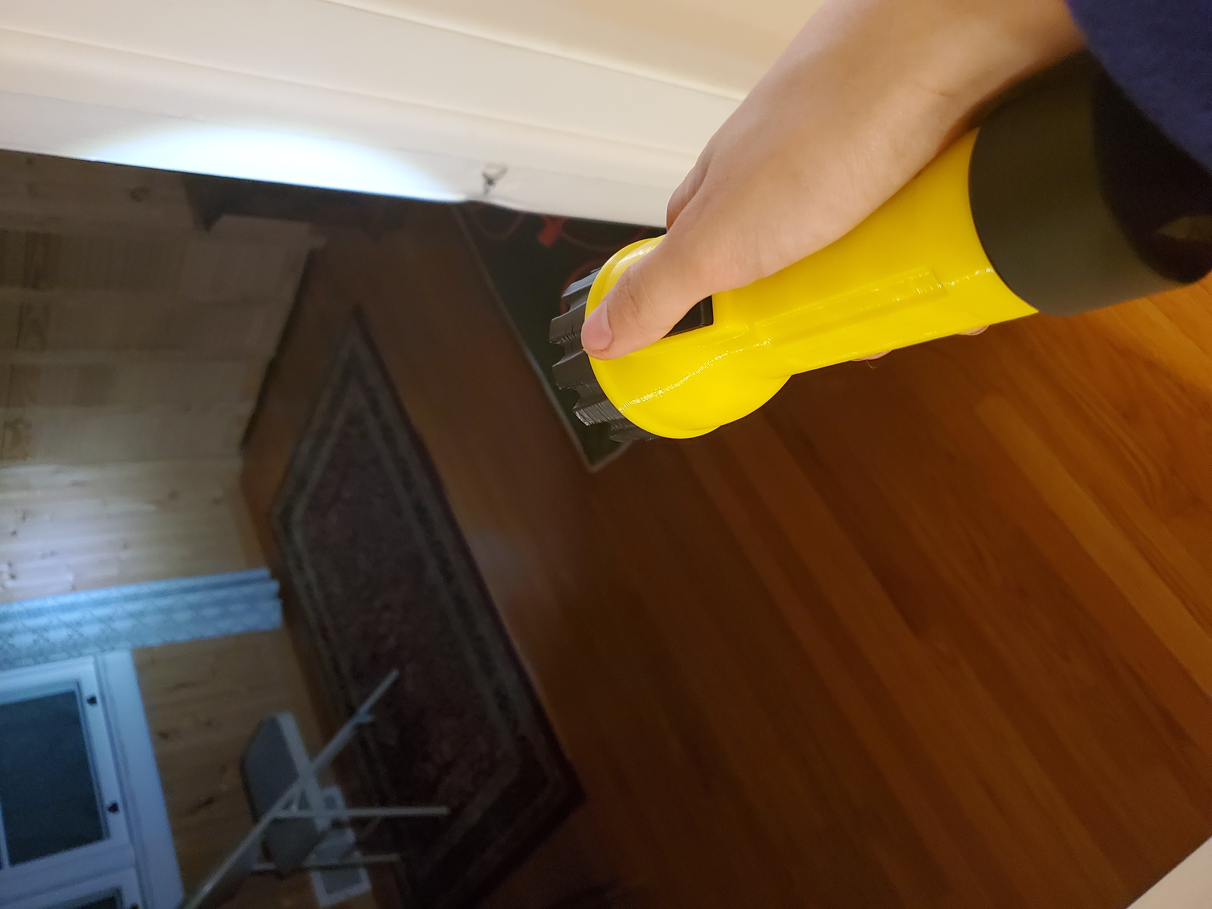 Lethal Company - Mô Hình Đèn Pin "Pro Flashlight" Tỷ Lệ 1:1