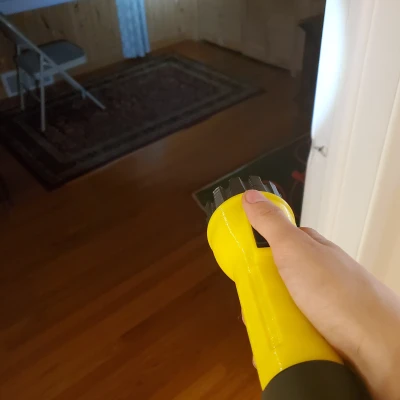 Lethal Company - Mô Hình Đèn Pin "Pro Flashlight" Tỷ Lệ 1:1