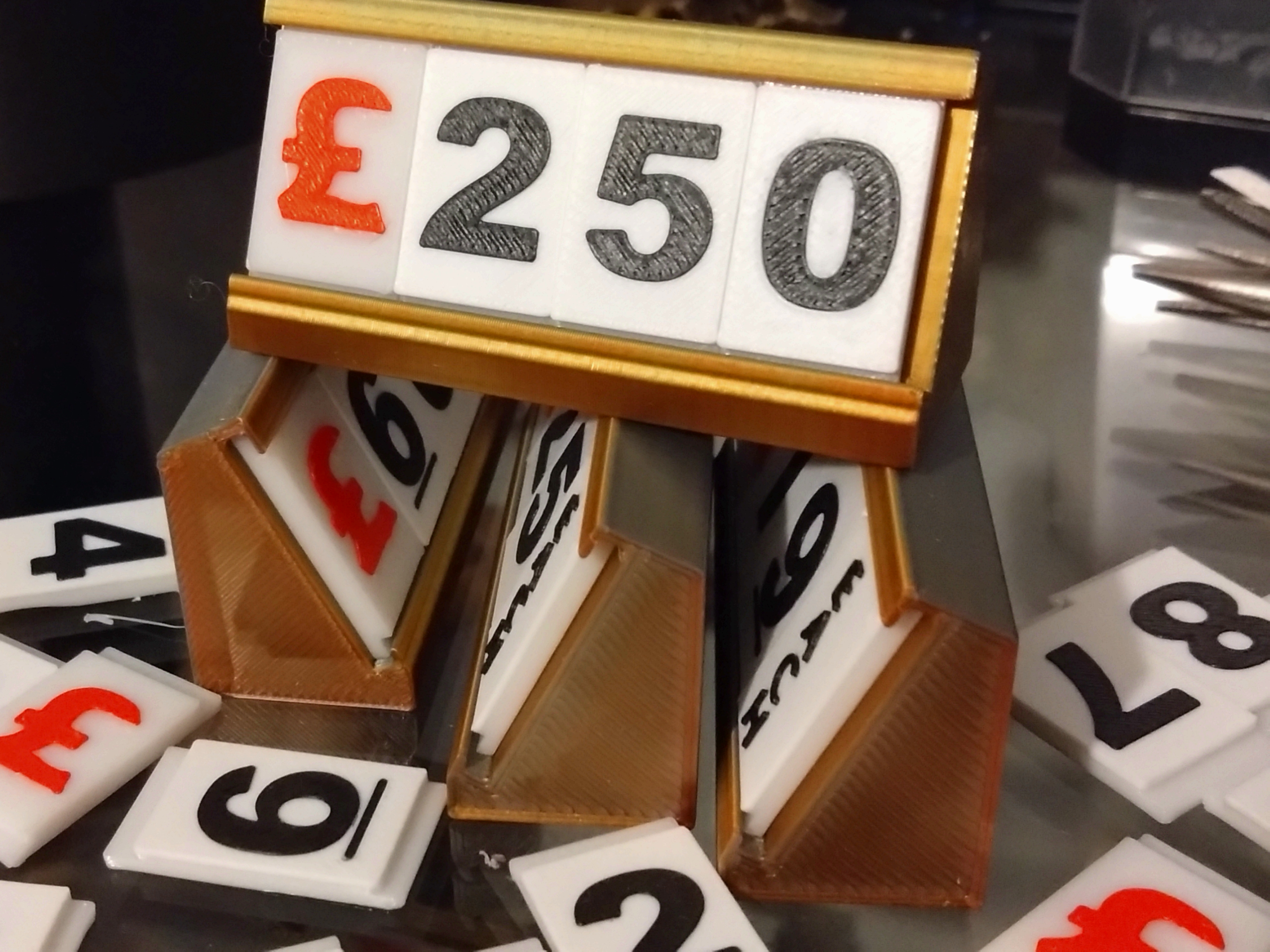 Giá Đỡ Thẻ Giá Có Chân Đế