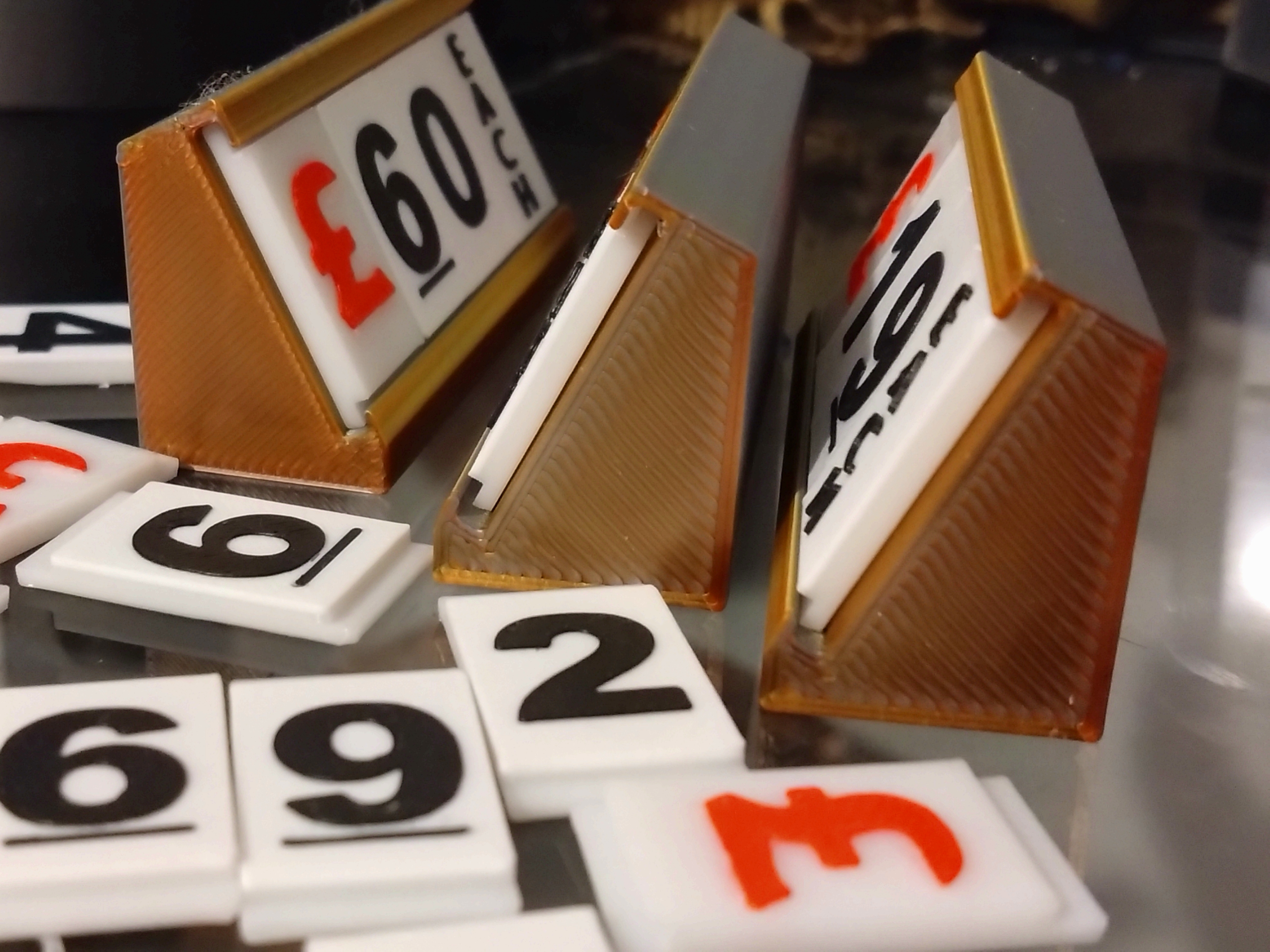 Giá Đỡ Thẻ Giá Có Chân Đế