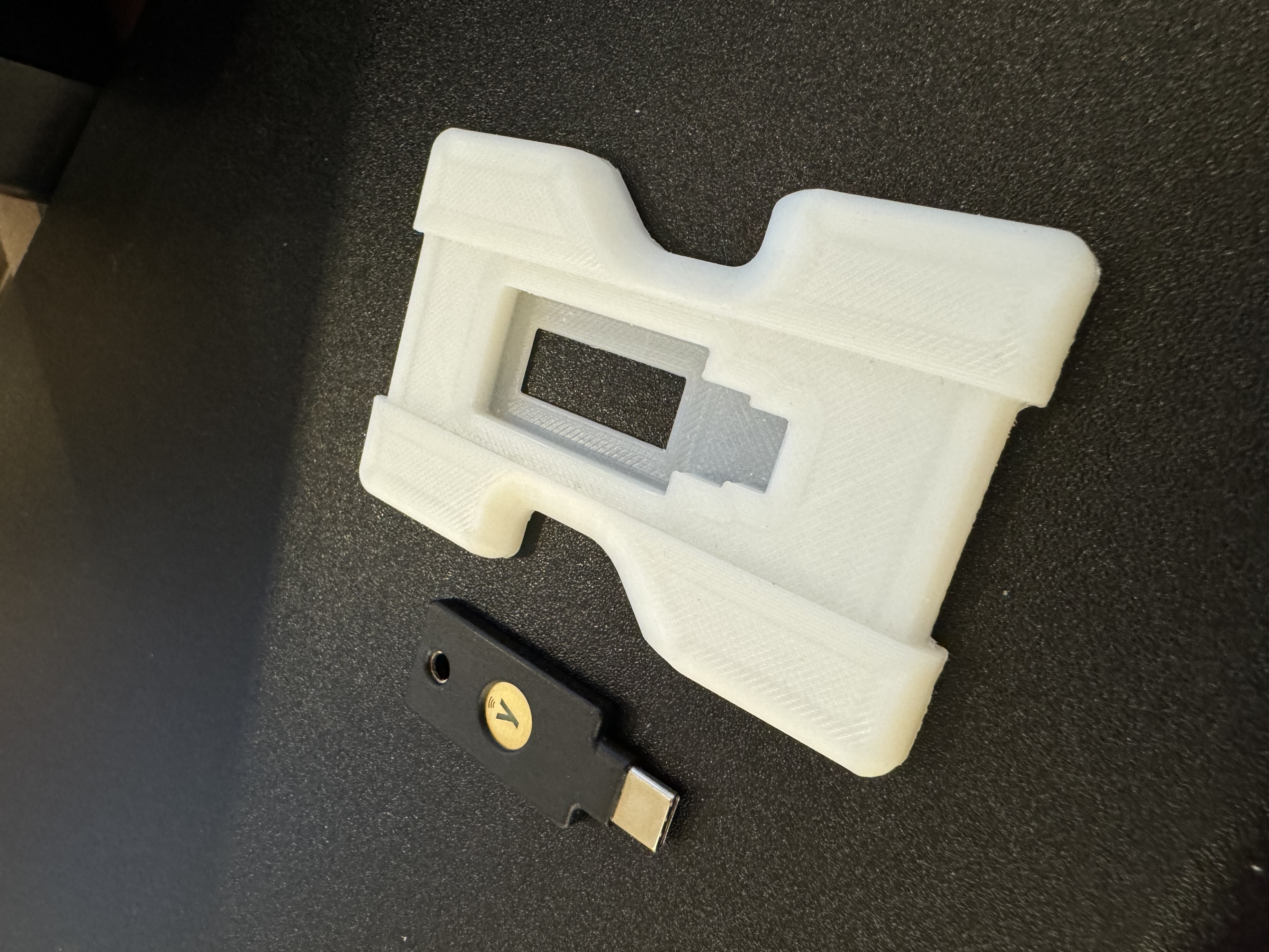 Ví Tối Giản Có Khe Cắm Yubikey 5C