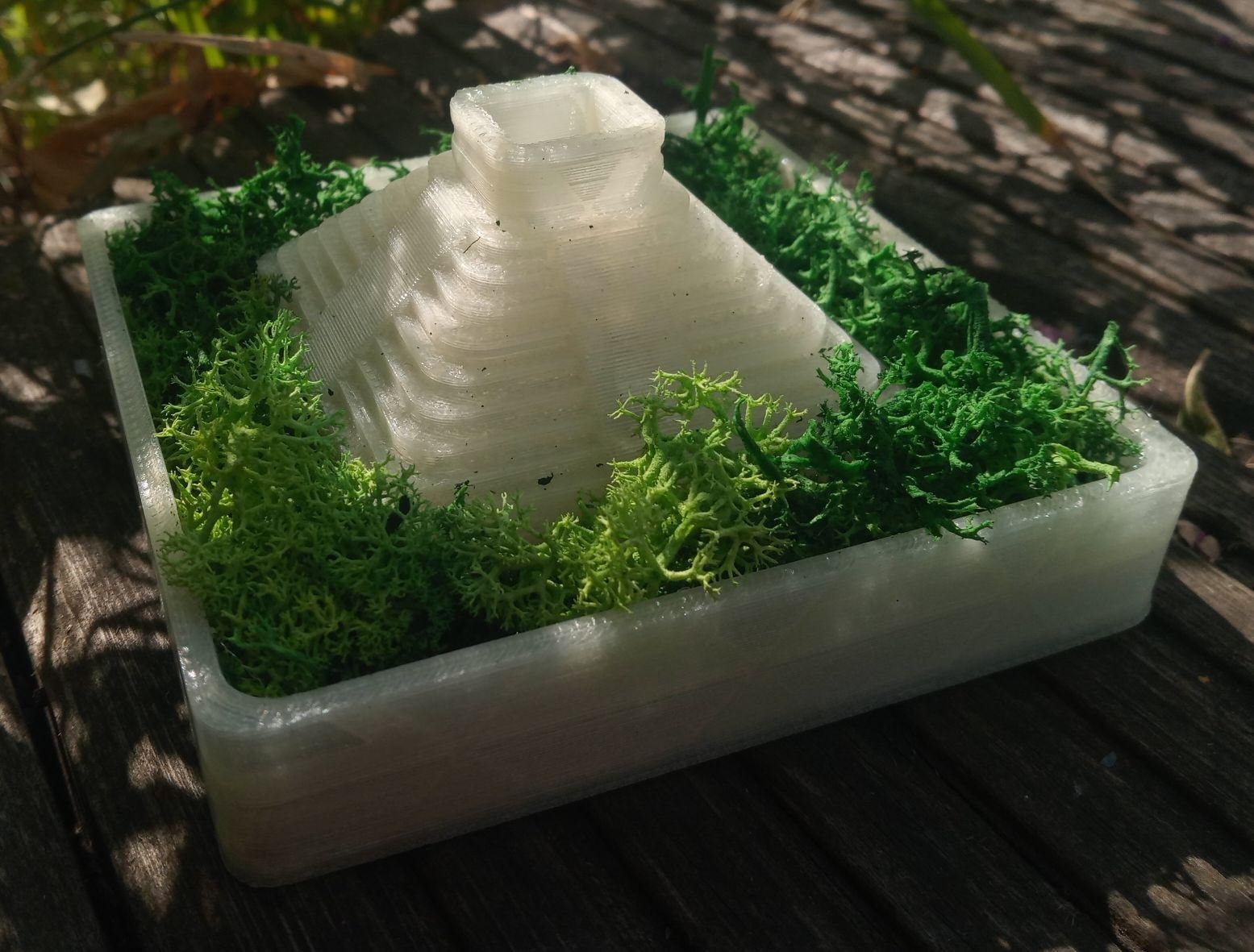 Chậu Trồng Cây Kim Tự Tháp Maya Cổ Đại