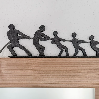 Trang Trí Khung Cửa - Gia Đình Kéo Co