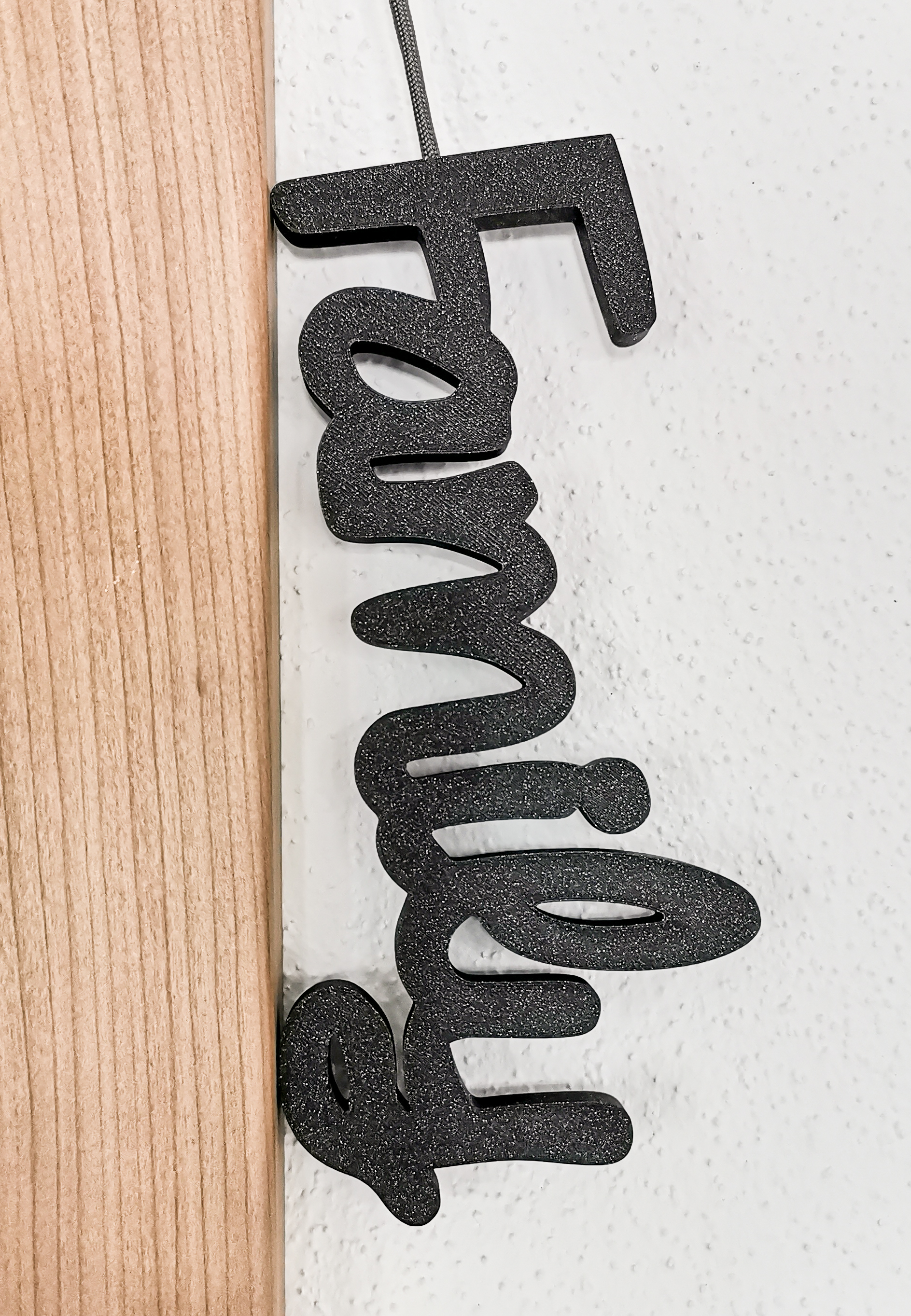 Trang Trí Khung Cửa - Gia Đình Kéo Co