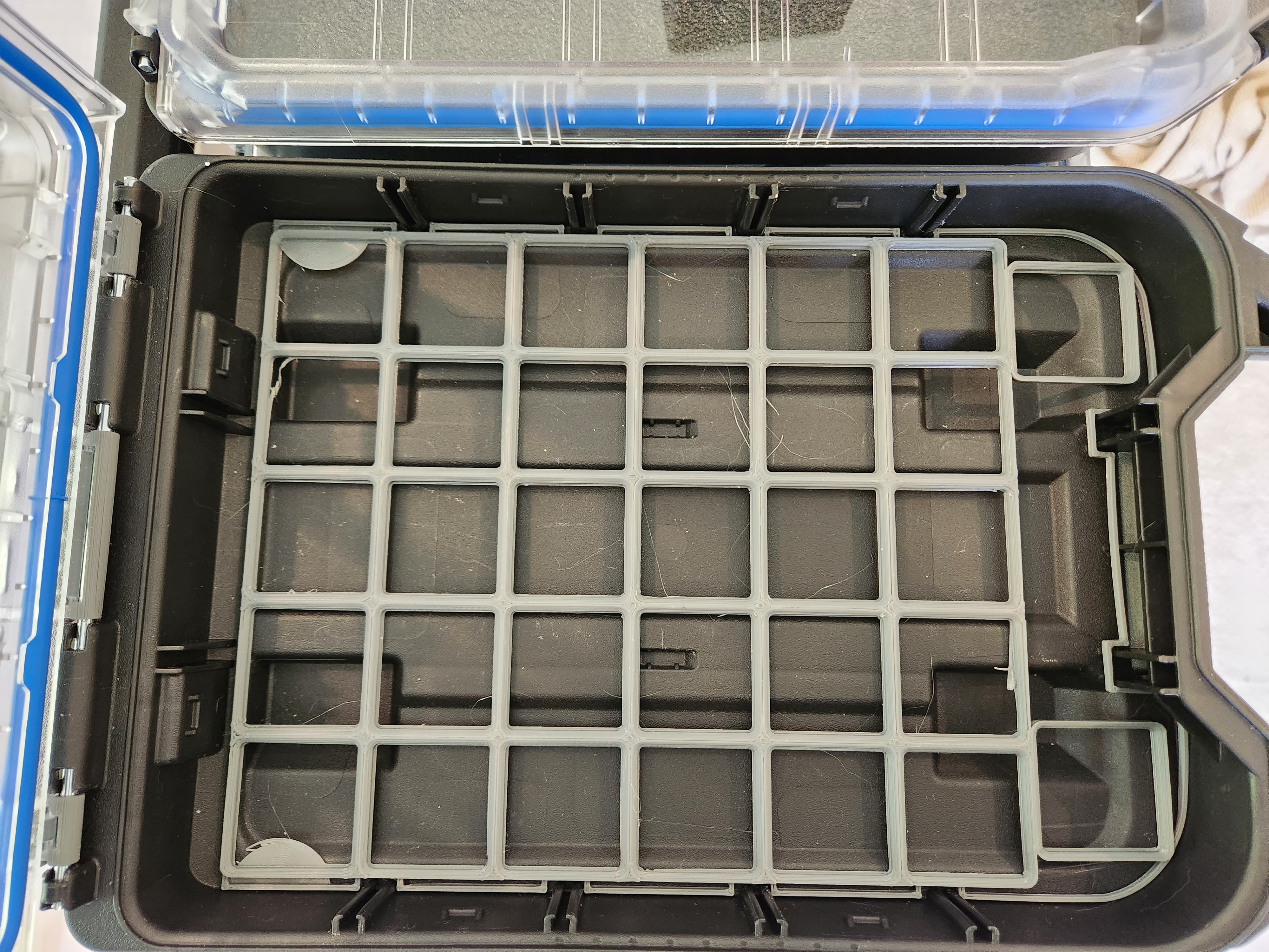 Tấm đế Gridfinity cho Hộp đựng đồ Hart Stack Half 254497 - Lưới 5x6 có bộ chuyển đổi cho ngăn cao 6u