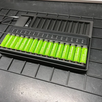 Khay Sạc Pin Gridfinity