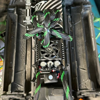 Đế gắn Hobbywing Max6 G2 cho Traxxas XRT