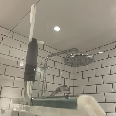 Móc treo gạt nước hoặc bông tắm cho vòi sen kính/nhựa (parametric)