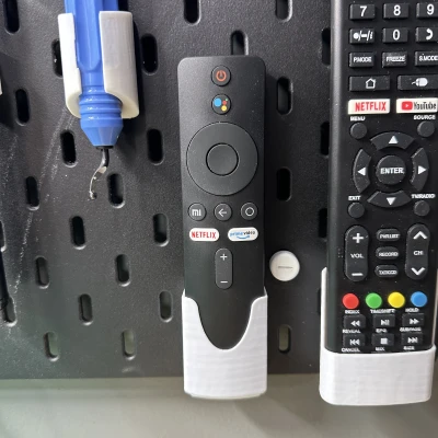 Kệ giữ remote Xiaomi Mi Box 4k với chốt cắm IKEA Skadis