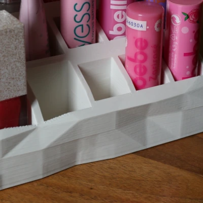 Kệ phòng tắm đựng son môi và các vật dụng khác