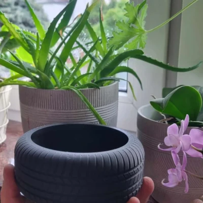 Chậu hoa hình lốp xe (BST TireStyle của Zeciortech)