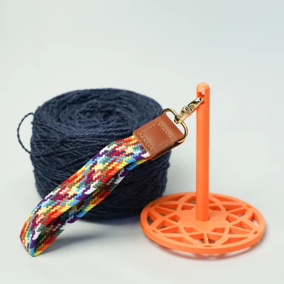 Giá Đỡ Len Đeo Tay Tiện Lợi