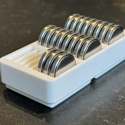 Hộp đựng pin 2032 Gridfinity 24 ngăn