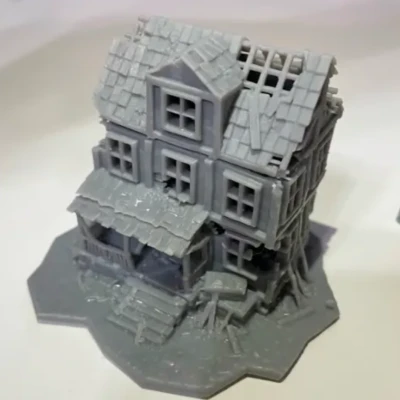 Ngôi nhà đổ nát - Chợ phố 28 MM