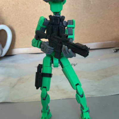 Kính nhìn đêm và mũ bảo hiểm quân sự cho Dummy 13