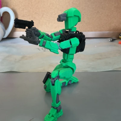 Kính nhìn đêm và mũ bảo hiểm quân sự cho Dummy 13