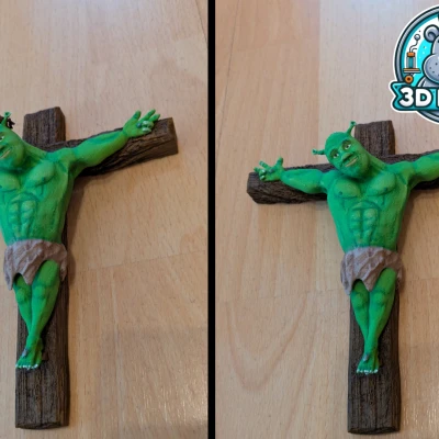 Shrek Bị Đóng Đinh Trên Thánh Giá